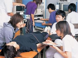 Clinical training in kinesiology (electromyogram)