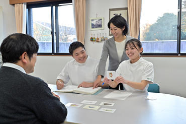 実習施設の画像（建物内ミーティングの様子1）